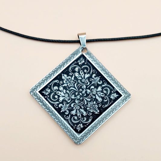 Pandantiv _ Baroque flower cross