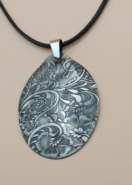 Pandantiv oval - Baroque flowers