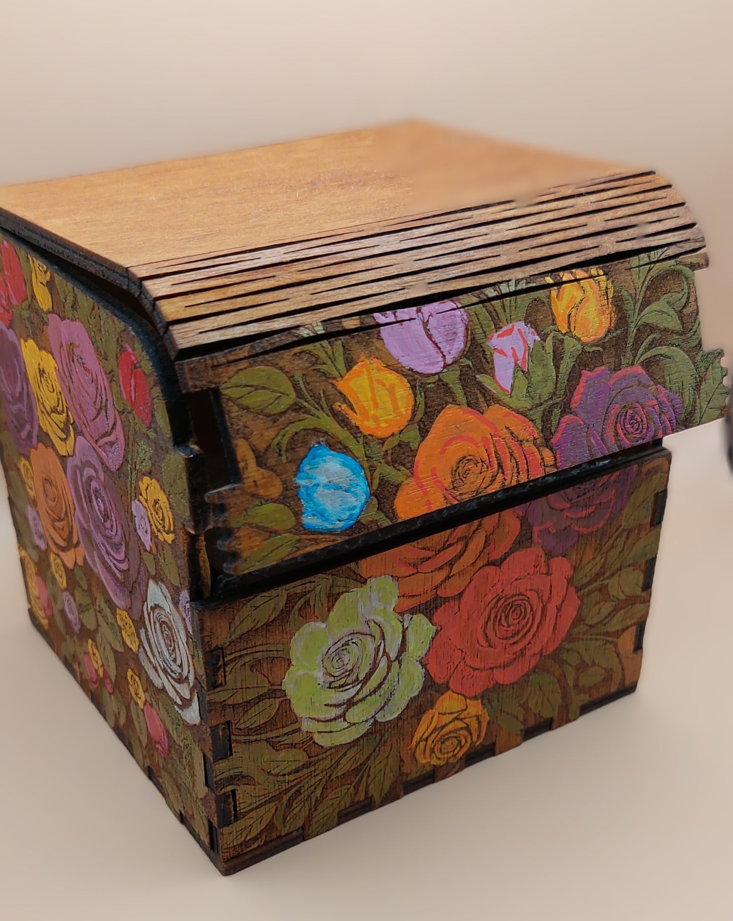 Cutie bijuterii - pictata manual